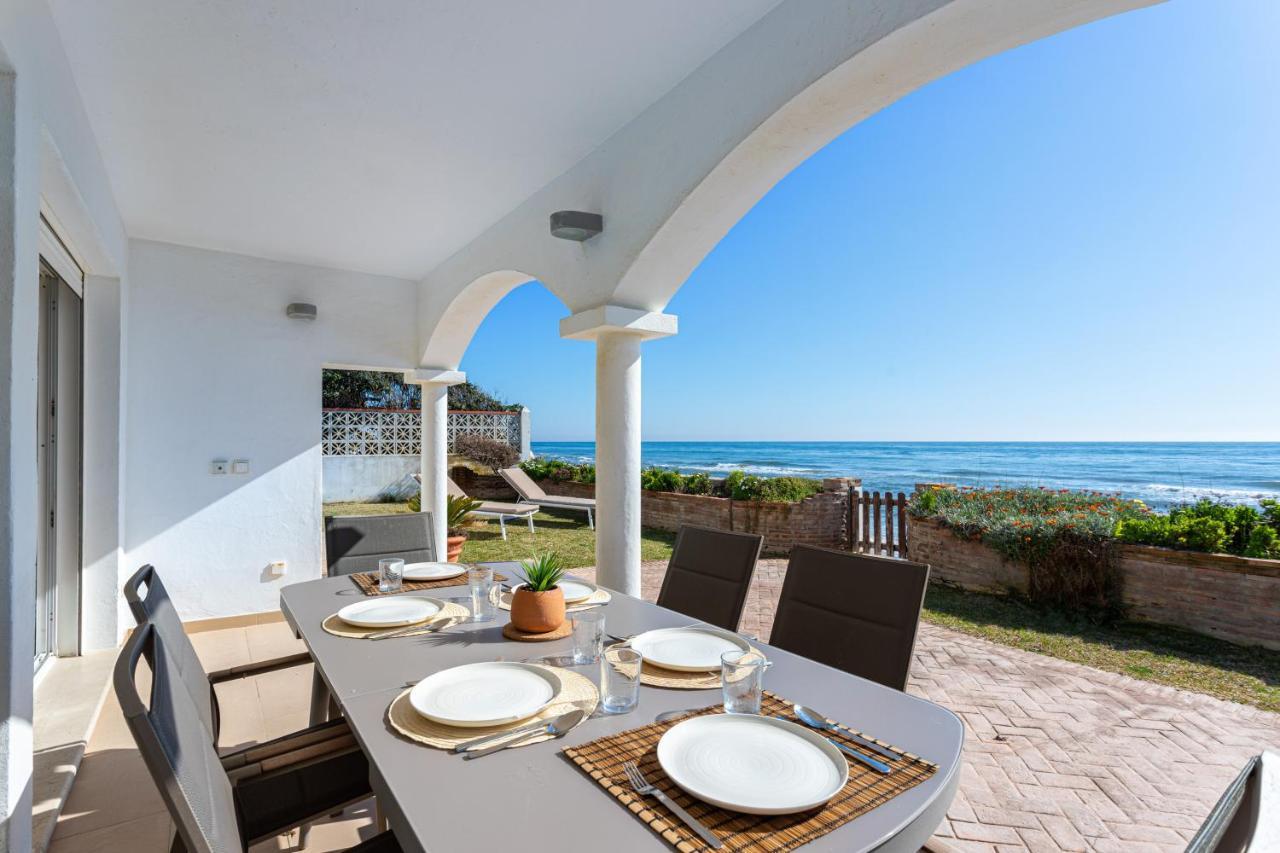 Charming Villa On The Seafront Marbella Exterior photo