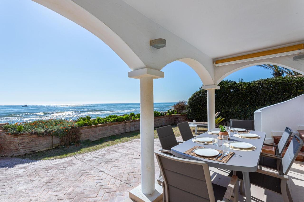 Charming Villa On The Seafront Marbella Exterior photo