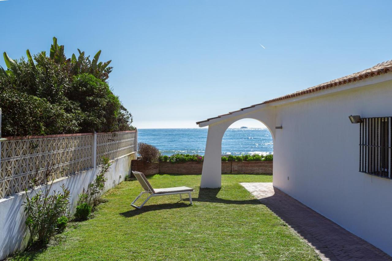 Charming Villa On The Seafront Marbella Exterior photo